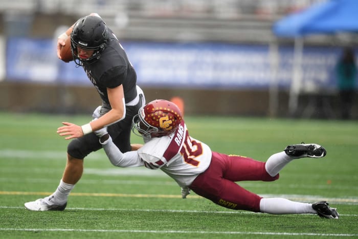 Tualatin.Central-Catholic.6A-football-final.Leon-Neuschwander.74